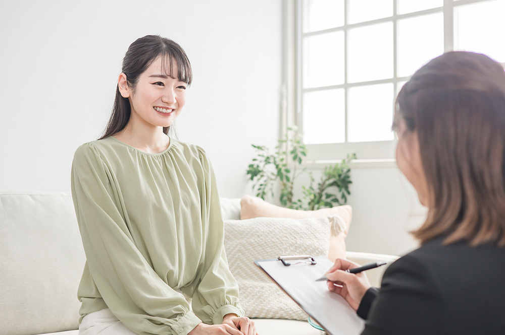 ブライダルスタイリストの主な仕事内容と給料