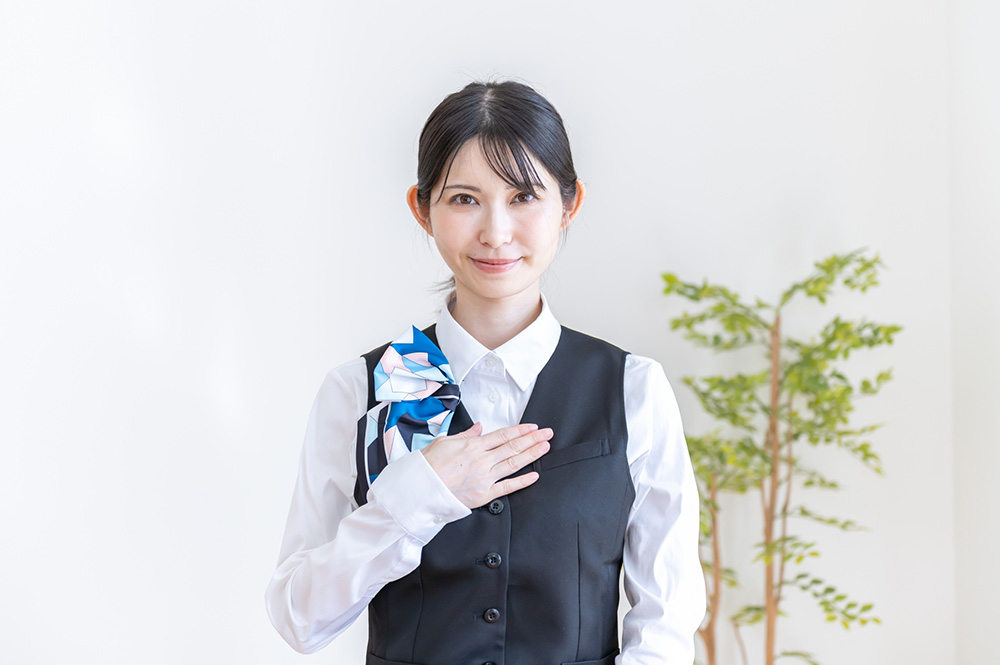 フロントスタッフを目指す方法
