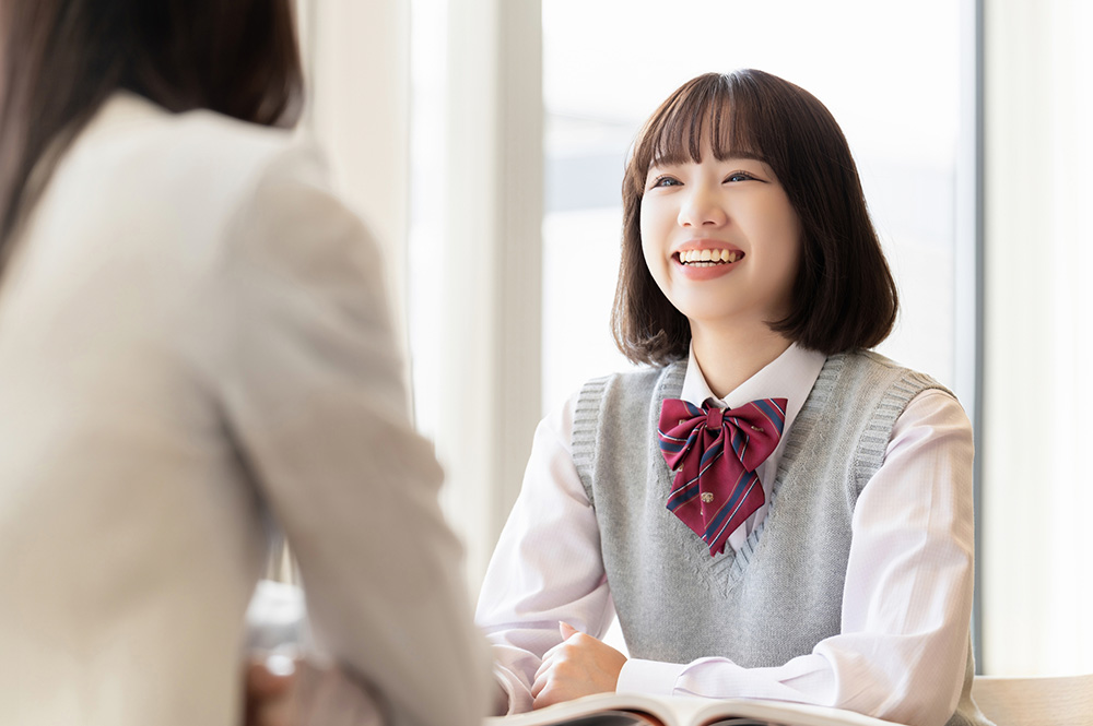 まとめ：文系の職業を目指すなら、専門学校への進学も検討しよう